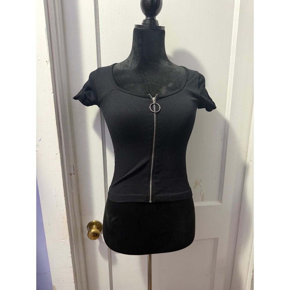 Bloom Seasons Black Full Zip Short Sleeve Top Ribbed O-Ring Zipper OS